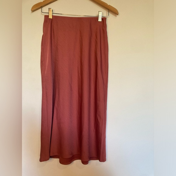 Midi length silky rust skirt - Picture 3 of 5